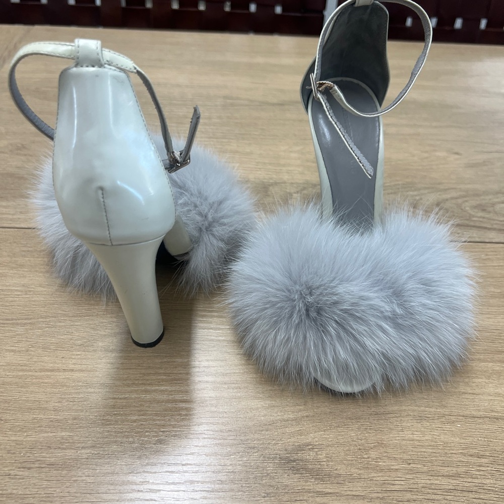 Alexander Wang Gray Heels with Gray Fur Trim Heel size 4” - Picture 8 of 16